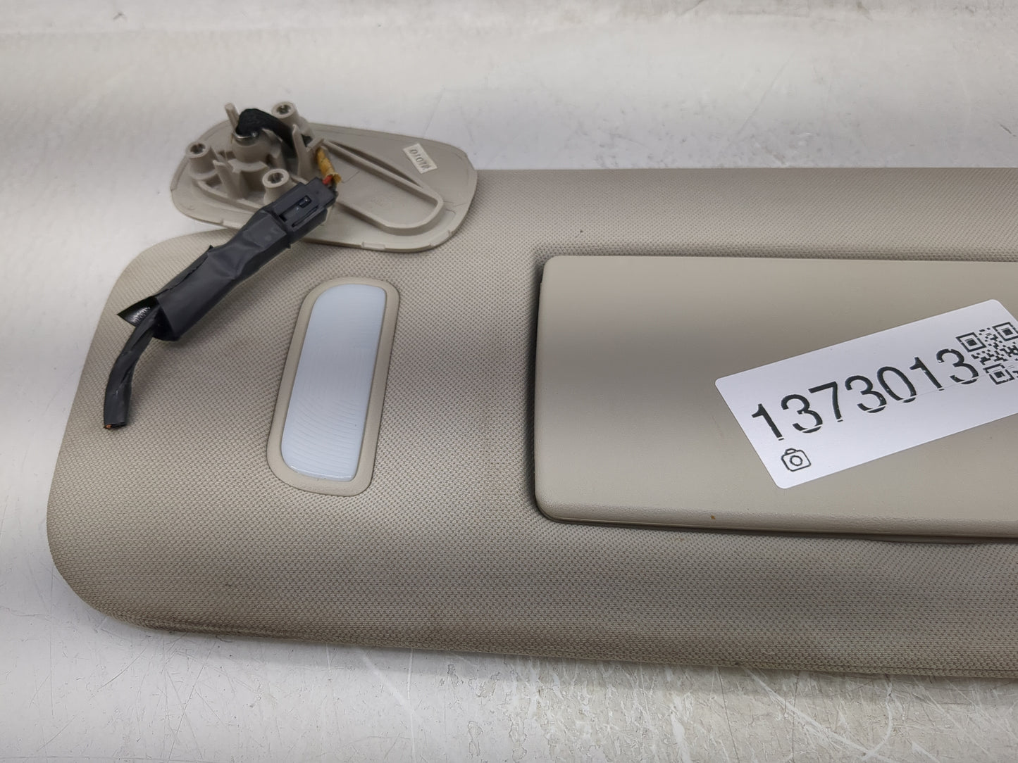 2007-2014 Cadillac Escalade Sun Visor Shade Replacement Driver Left Mirror Fits Fits 2007 2008 2009 2010 2011 2012 2013 2014