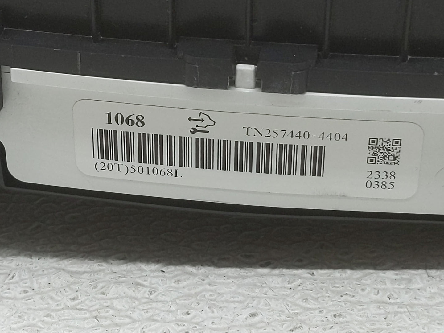 2009 Cadillac Escalade Instrument Cluster Speedometer Gauges P/N:TN257440-4404 Fits OEM Used Auto Parts - Oemusedautoparts1.