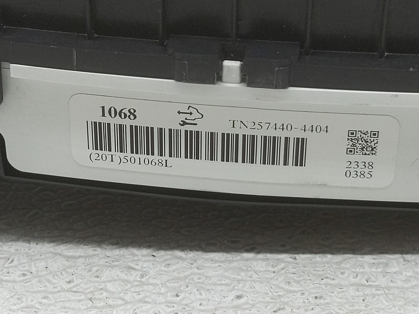 2009 Cadillac Escalade Instrument Cluster Speedometer Gauges P/N:TN257440-4404 Fits OEM Used Auto Parts - Oemusedautoparts1.