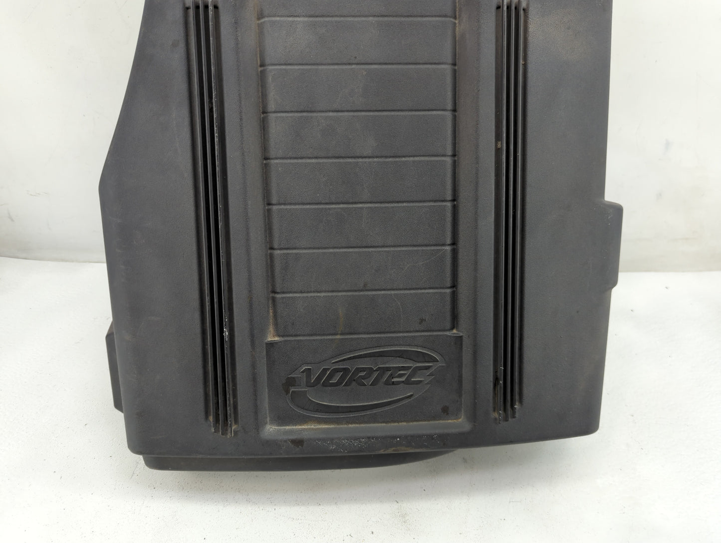 2009 Cadillac Escalade Engine Cover - Oemusedautoparts1.com