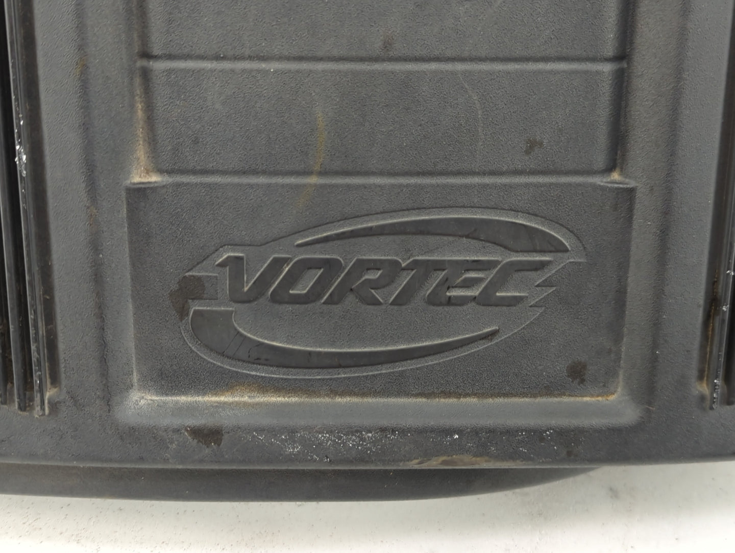 2009 Cadillac Escalade Engine Cover - Oemusedautoparts1.com