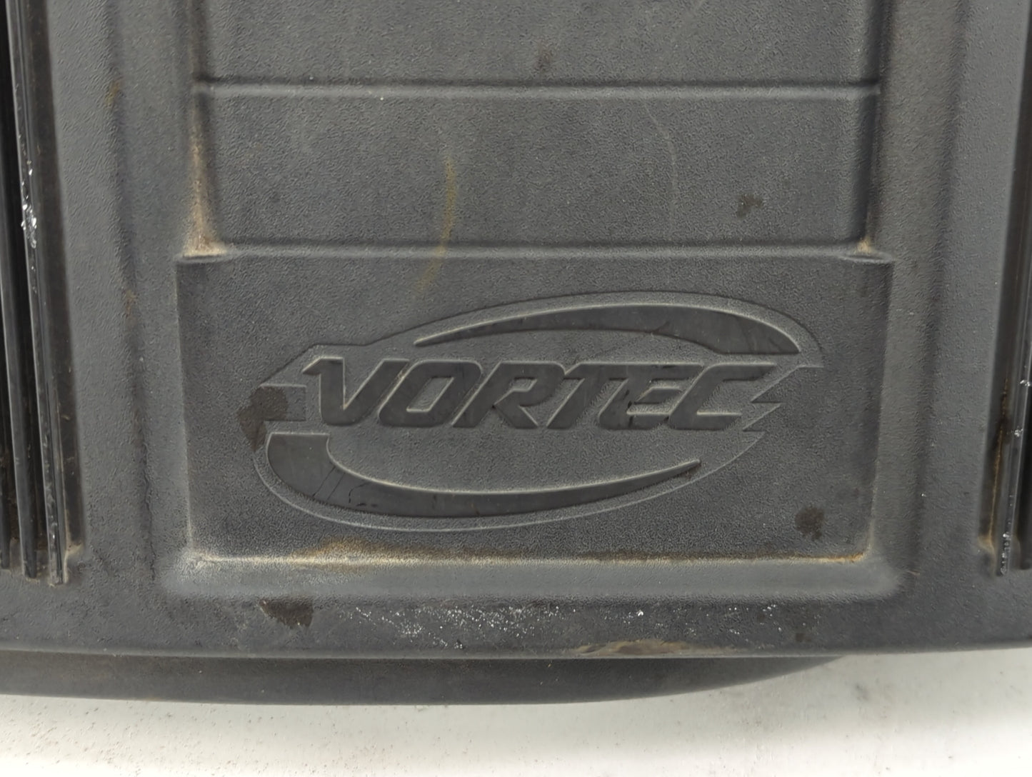 2009 Cadillac Escalade Engine Cover - Oemusedautoparts1.com