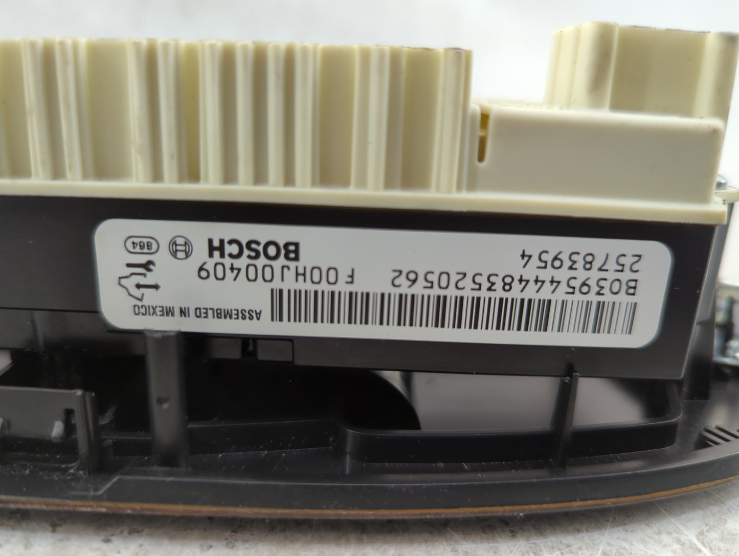 2009 Cadillac Escalade Passenger Right Power Window Switch - Oemusedautoparts1.com
