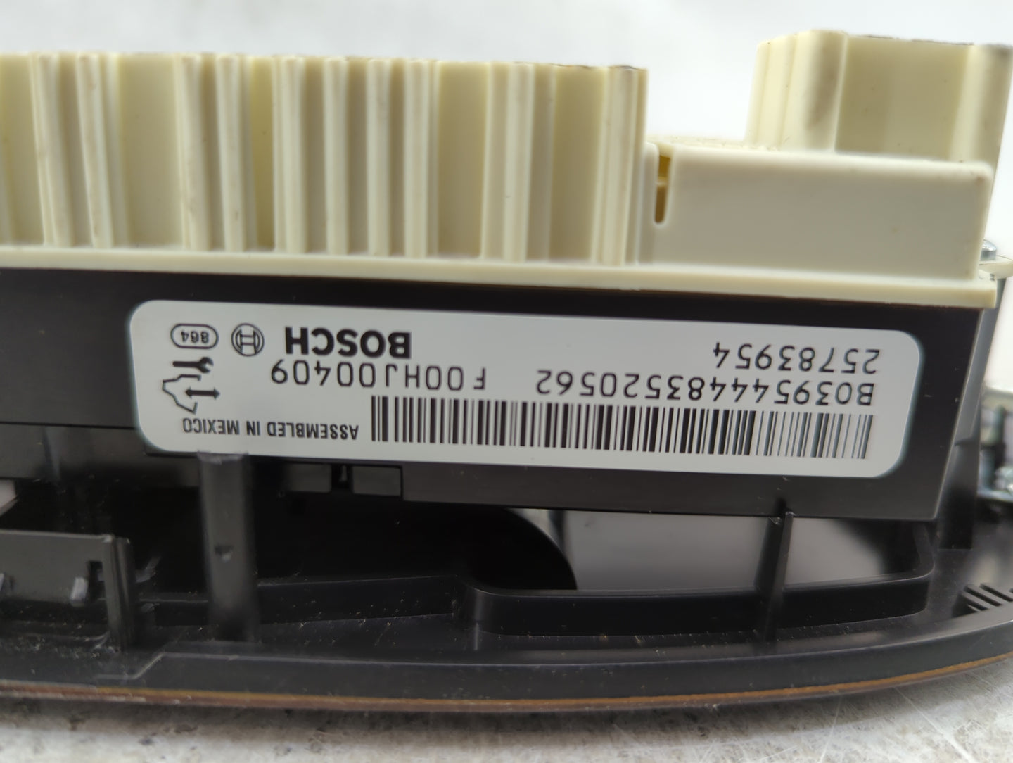 2009 Cadillac Escalade Passenger Right Power Window Switch - Oemusedautoparts1.com