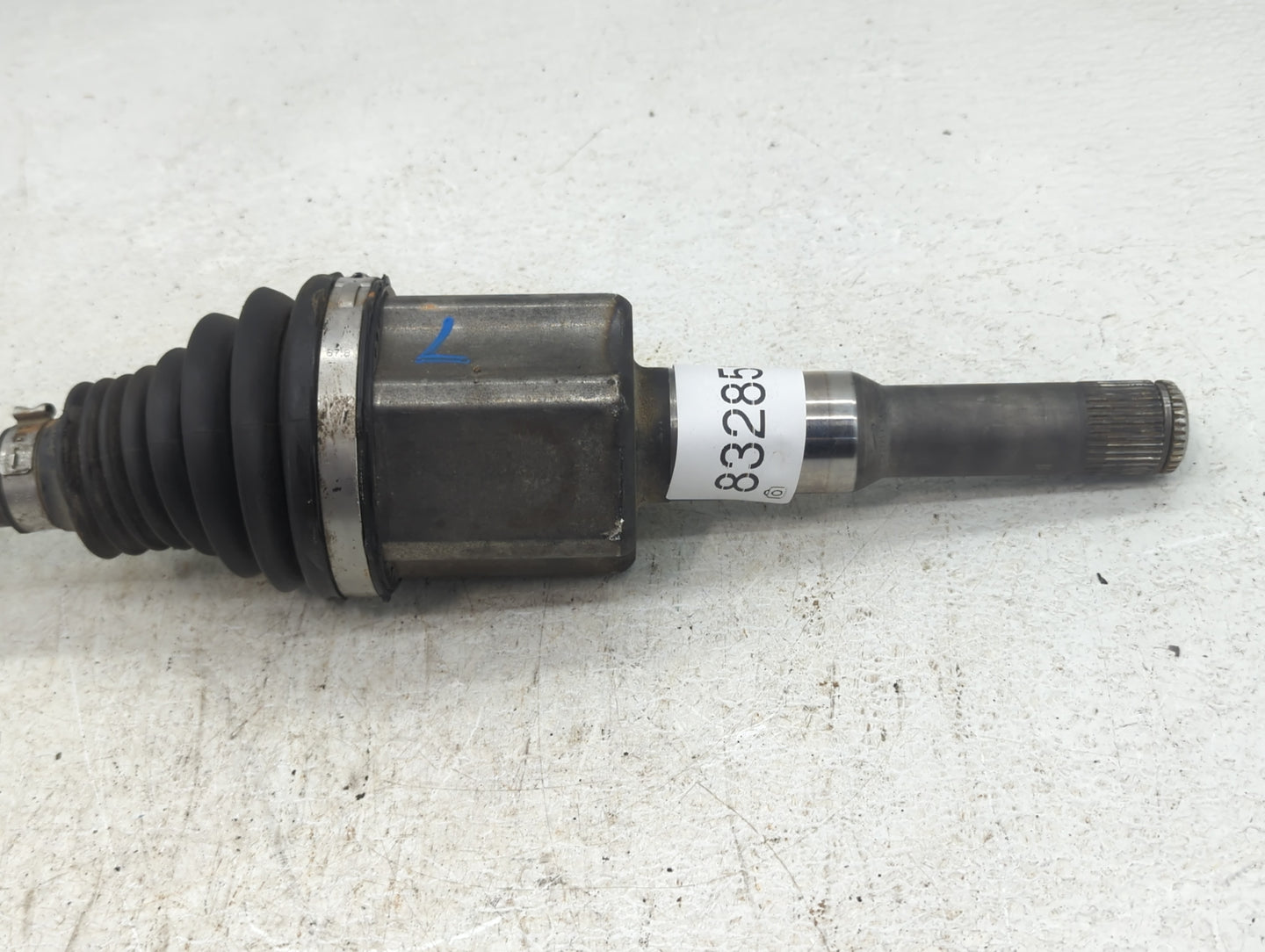 2007-2014 Cadillac Escalade Axle Shaft Front Driver Cv C/v - Oemusedautoparts1.com