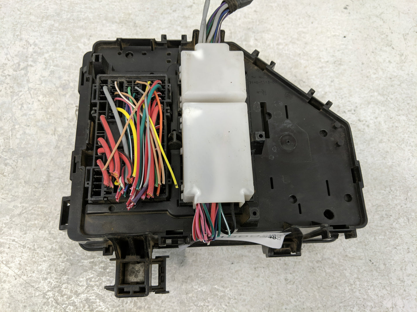 2009 Cadillac Srx Fusebox Fuse Box Panel Relay Module P/N:25909407 Fits OEM Used Auto Parts - Oemusedautoparts1.com