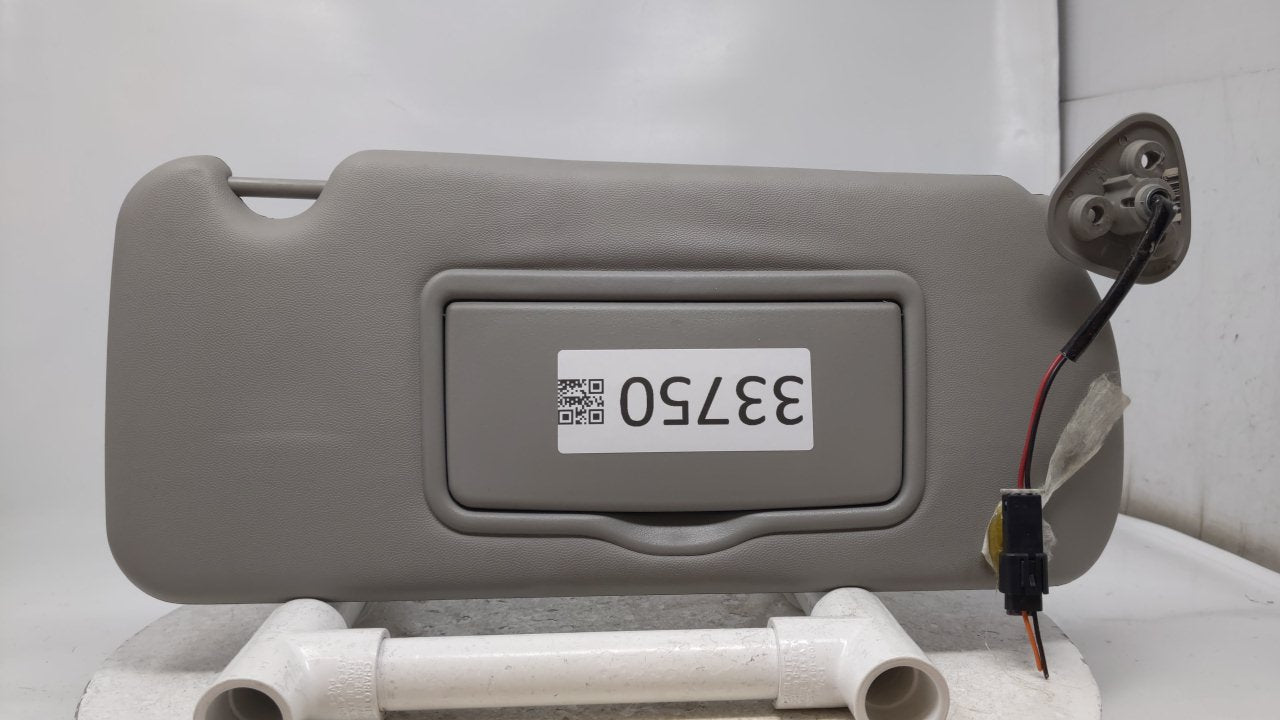 2009 Cadillac Srx Sun Visor Shade Replacement Passenger Right Mirror Fits OEM Used Auto Parts - Oemusedautoparts1.com