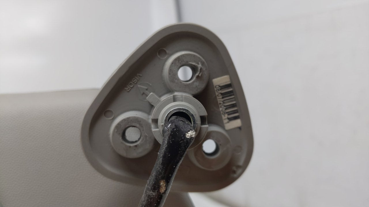 2009 Cadillac Srx Sun Visor Shade Replacement Passenger Right Mirror Fits OEM Used Auto Parts - Oemusedautoparts1.com