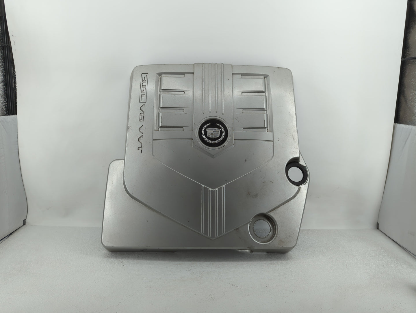 2009 Cadillac Srx Engine Cover - Oemusedautoparts1.com
