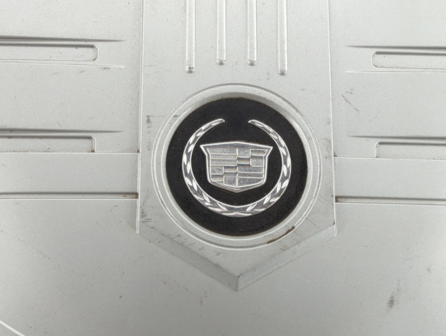 2009 Cadillac Srx Engine Cover - Oemusedautoparts1.com