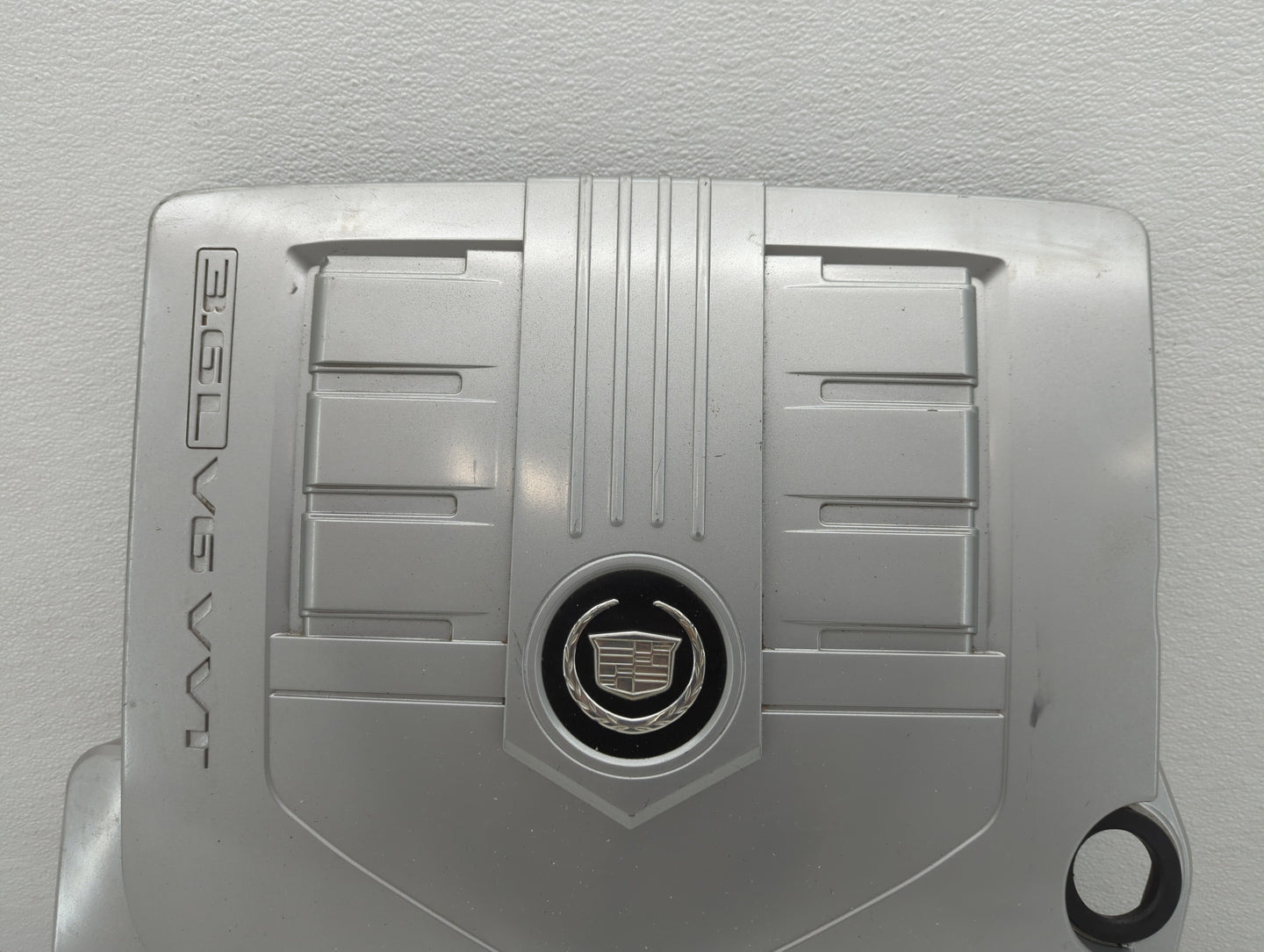 2009 Cadillac Srx Engine Cover - Oemusedautoparts1.com
