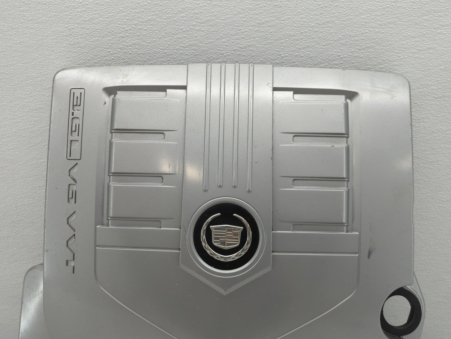 2009 Cadillac Srx Engine Cover - Oemusedautoparts1.com