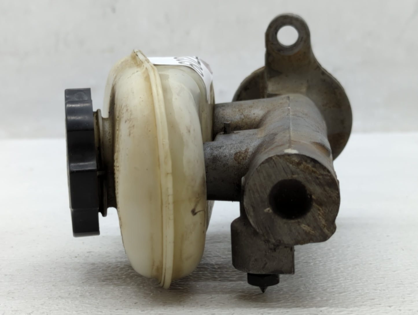 2005-2009 Cadillac Srx Brake Master Cylinder - Oemusedautoparts1.com