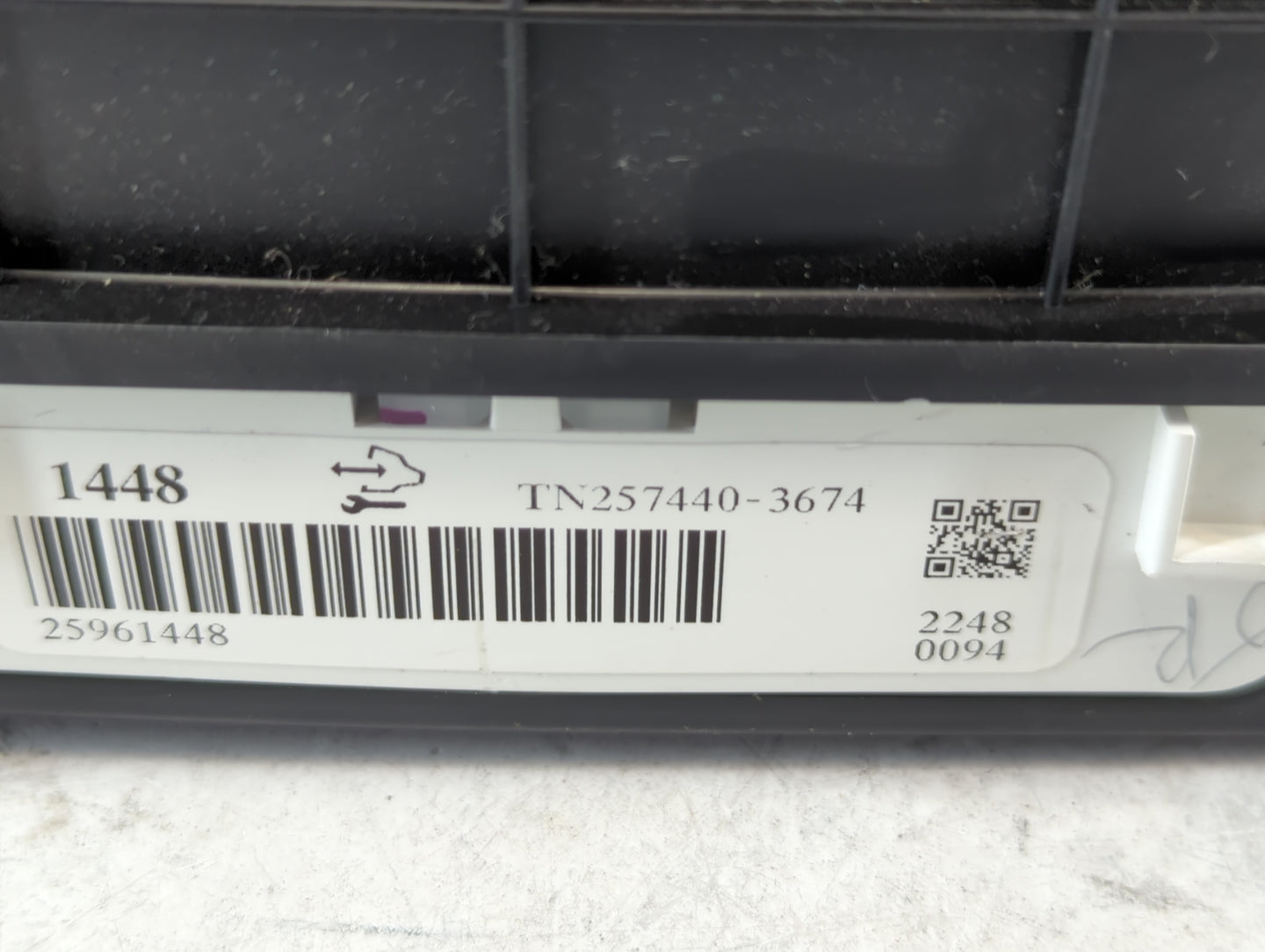 2008-2009 Cadillac Srx Instrument Cluster Speedometer Gauges P/N:25961448 TN257440-3674 Fits Fits 2008 2009 OEM Used Auto Pa