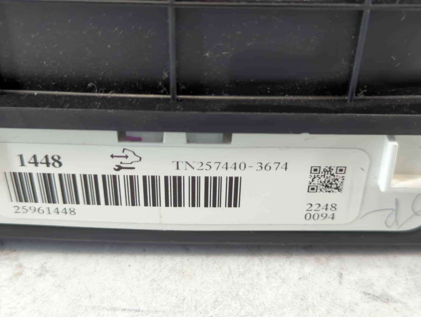 2008-2009 Cadillac Srx Instrument Cluster Speedometer Gauges P/N:25961448 TN257440-3674 Fits Fits 2008 2009 OEM Used Auto Pa