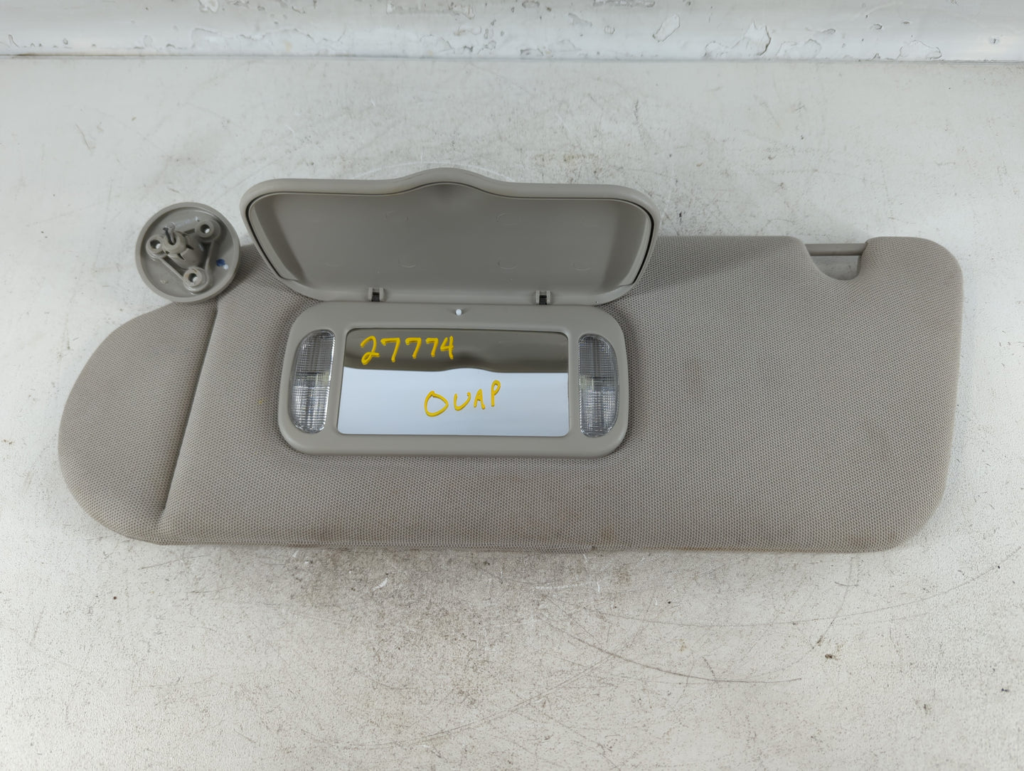 2004-2009 Cadillac Srx Sun Visor Shade Replacement Driver Left Mirror Fits Fits 2004 2005 2006 2007 2008 2009 OEM Used Auto 