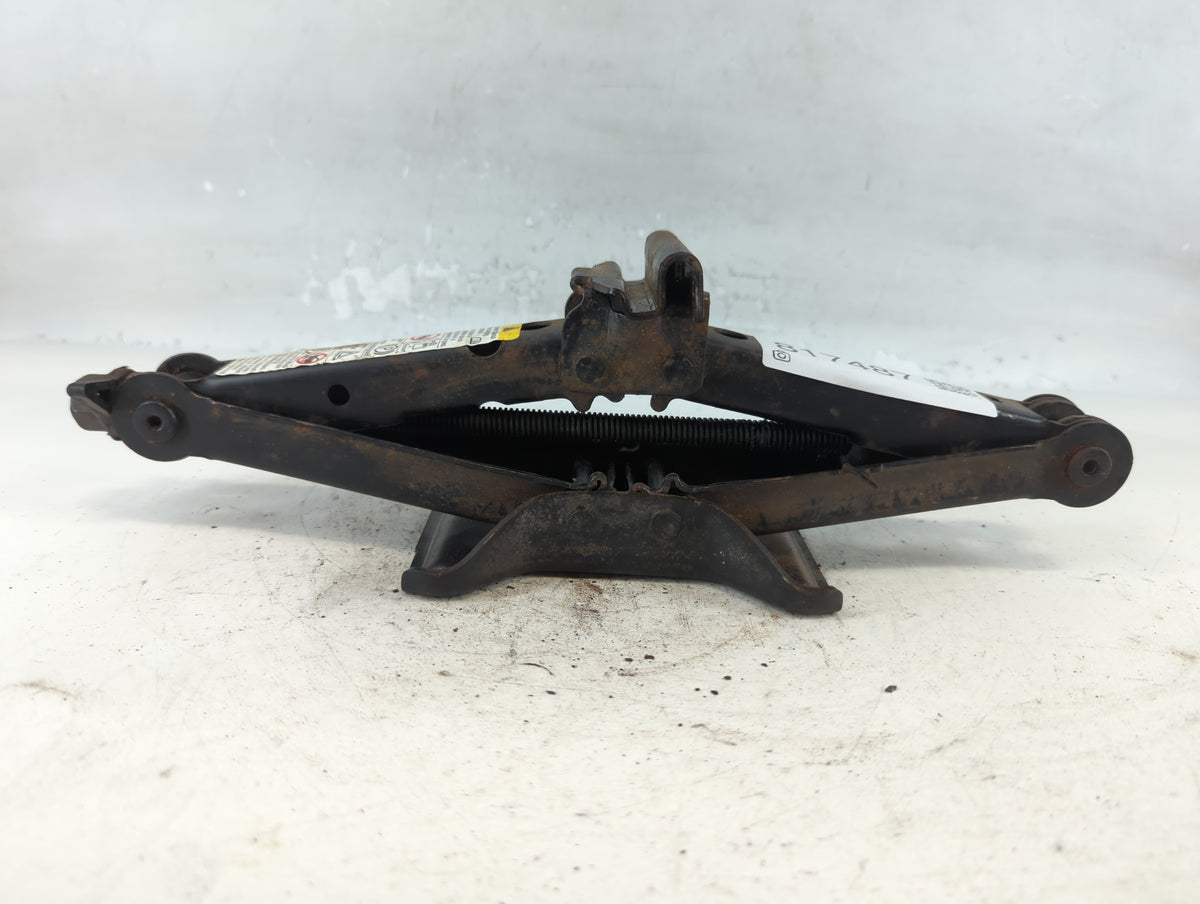 2009 Cadillac Sts Spare Scissor Car Jack - Oemusedautoparts1.com