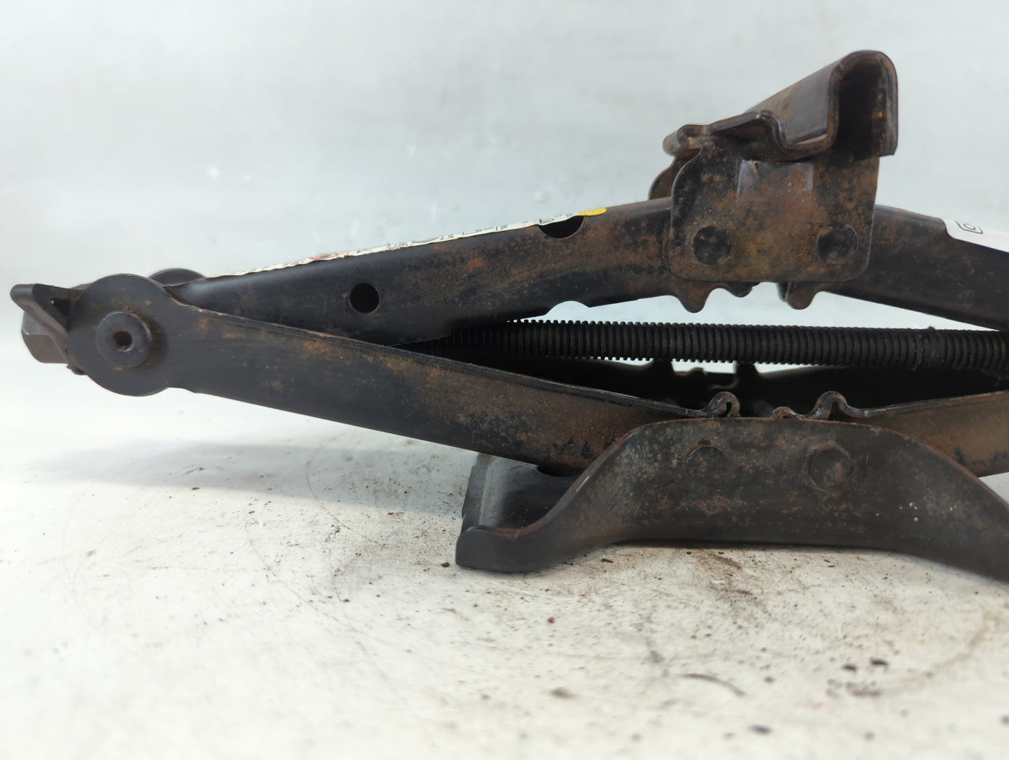 2009 Cadillac Sts Spare Scissor Car Jack - Oemusedautoparts1.com