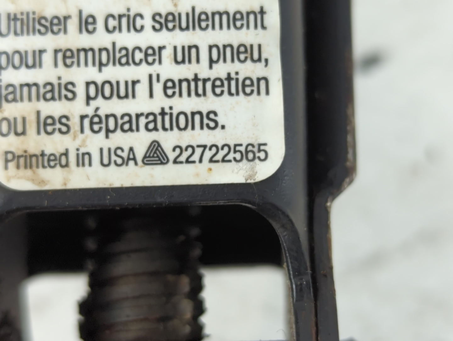 2009 Cadillac Sts Spare Scissor Car Jack - Oemusedautoparts1.com