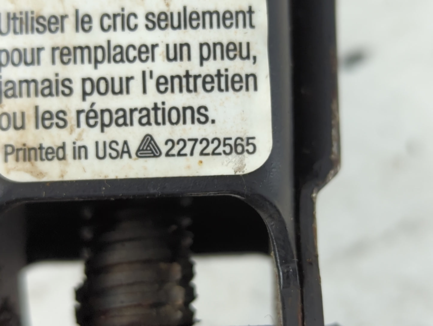 2009 Cadillac Sts Spare Scissor Car Jack - Oemusedautoparts1.com