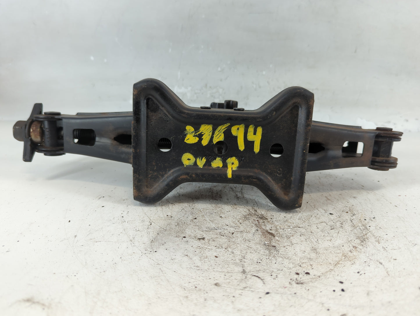 2009 Cadillac Sts Spare Scissor Car Jack - Oemusedautoparts1.com