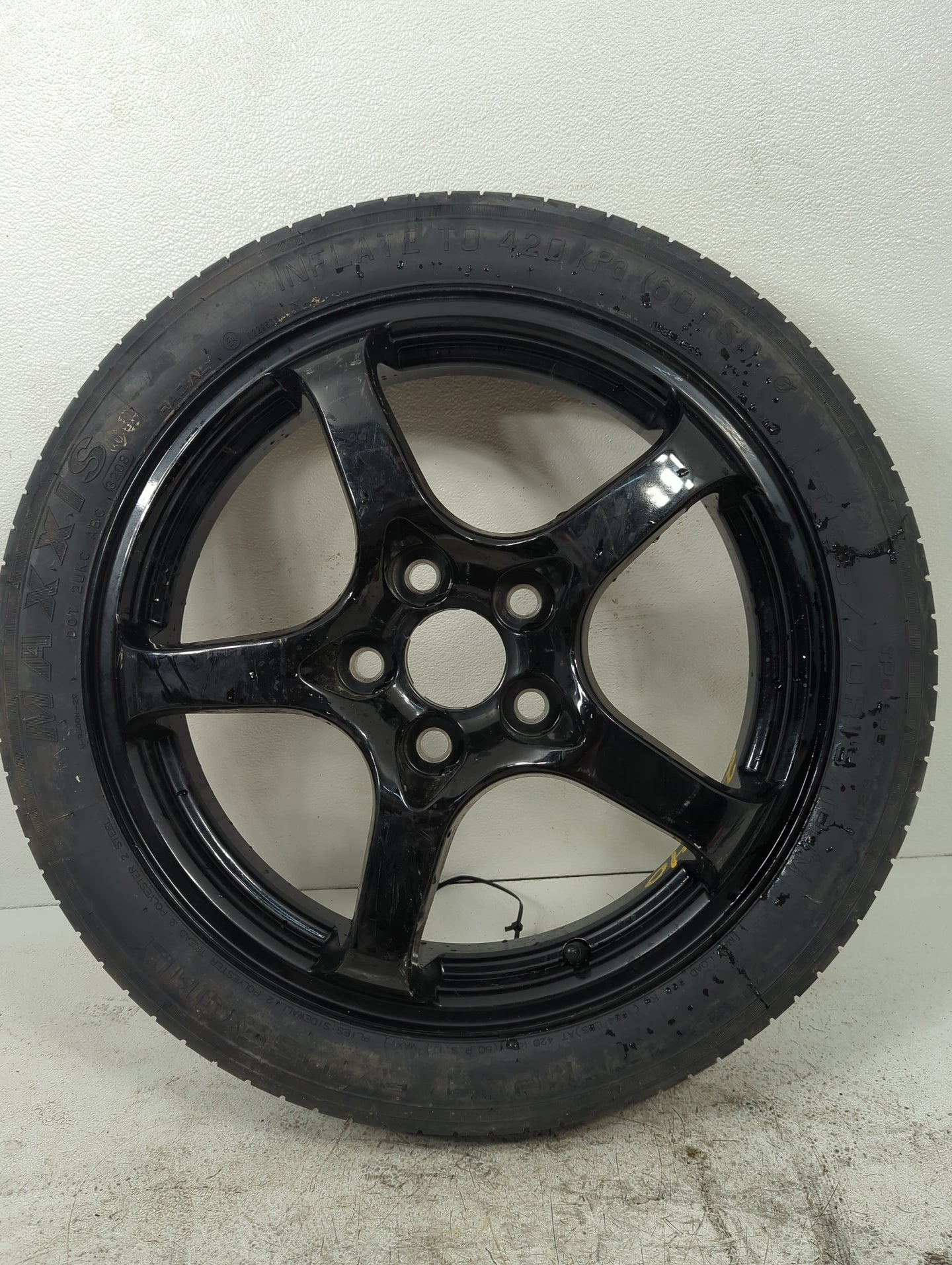 2009 Cadillac Cts Cadcts Spare Donut Tire Wheel Rim Oem - Oemusedautoparts1.com