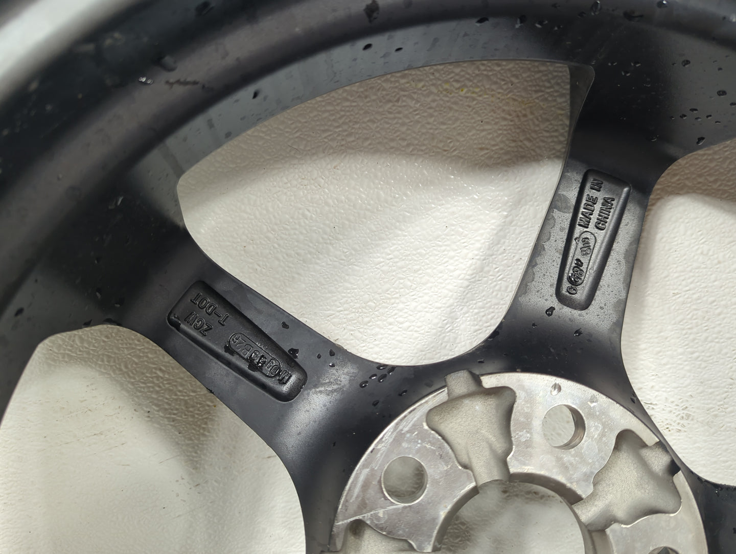 2009 Cadillac Cts Cadcts Spare Donut Tire Wheel Rim Oem - Oemusedautoparts1.com