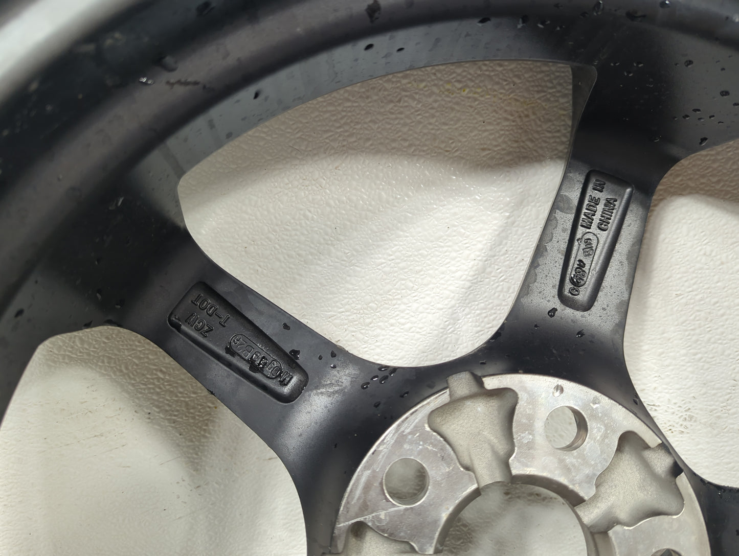 2009 Cadillac Cts Cadcts Spare Donut Tire Wheel Rim Oem - Oemusedautoparts1.com