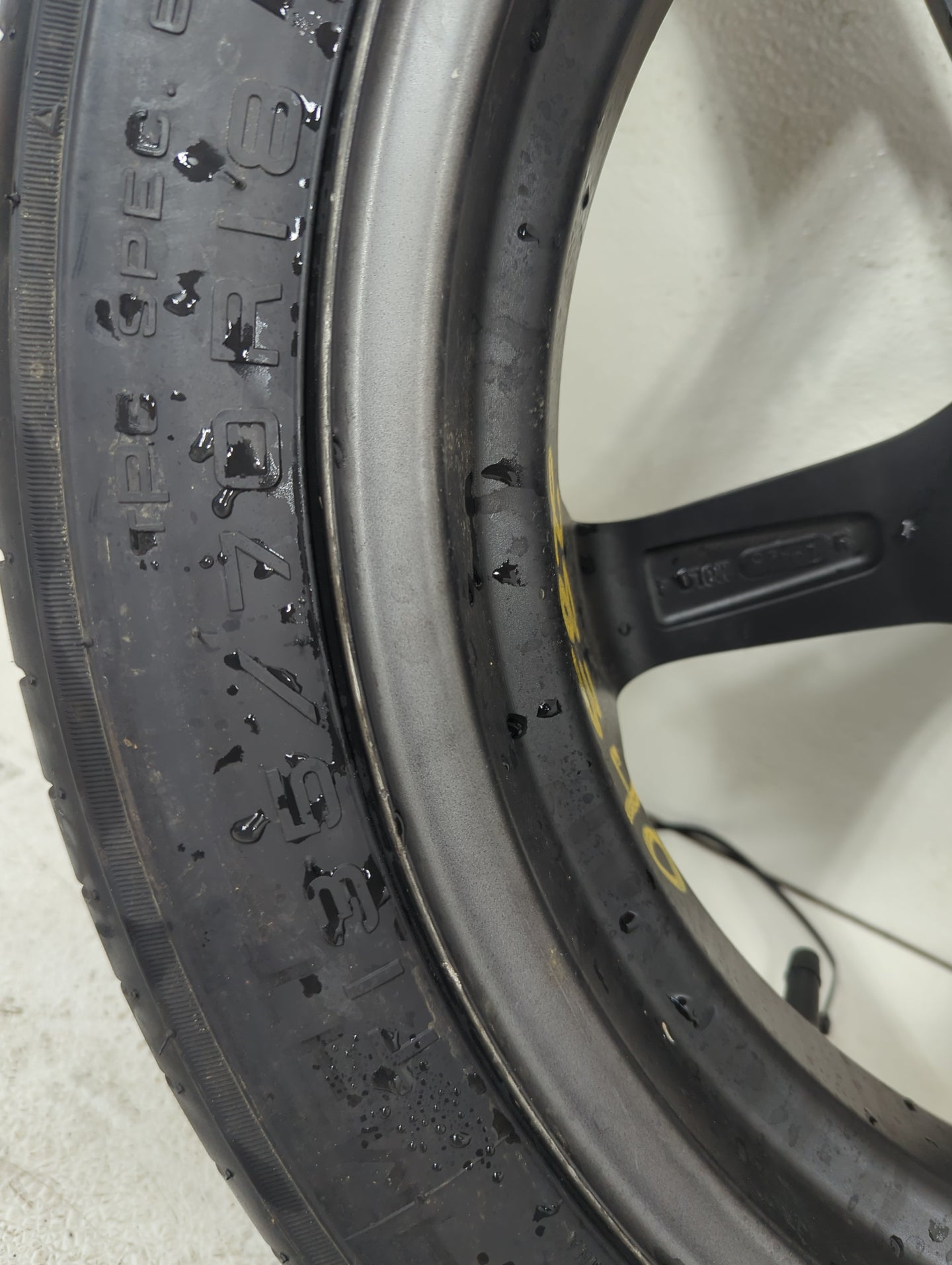 2009 Cadillac Cts Cadcts Spare Donut Tire Wheel Rim Oem - Oemusedautoparts1.com