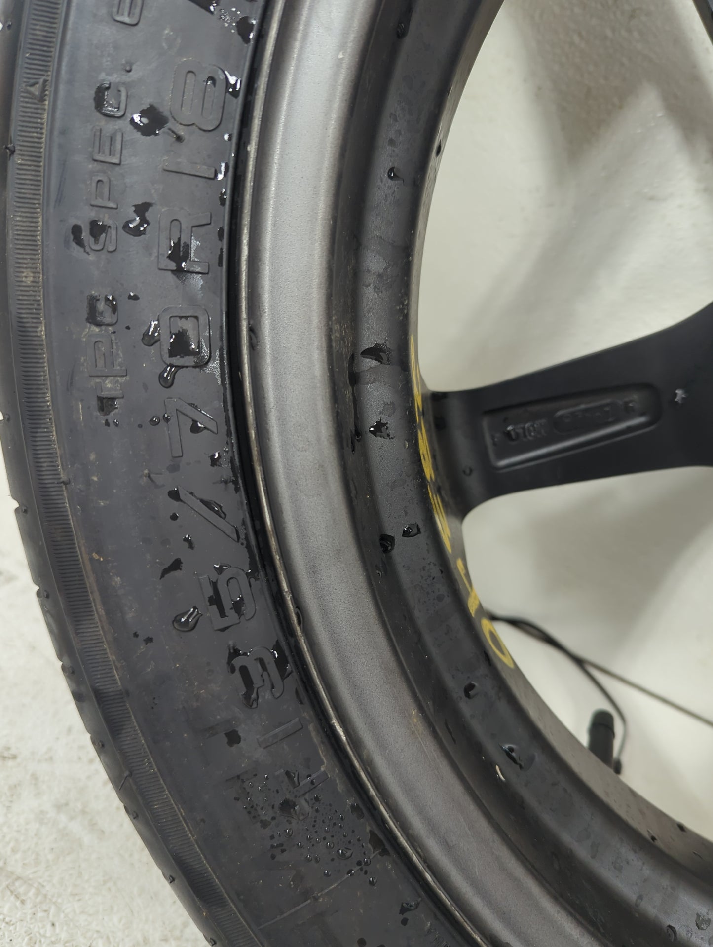 2009 Cadillac Cts Cadcts Spare Donut Tire Wheel Rim Oem - Oemusedautoparts1.com