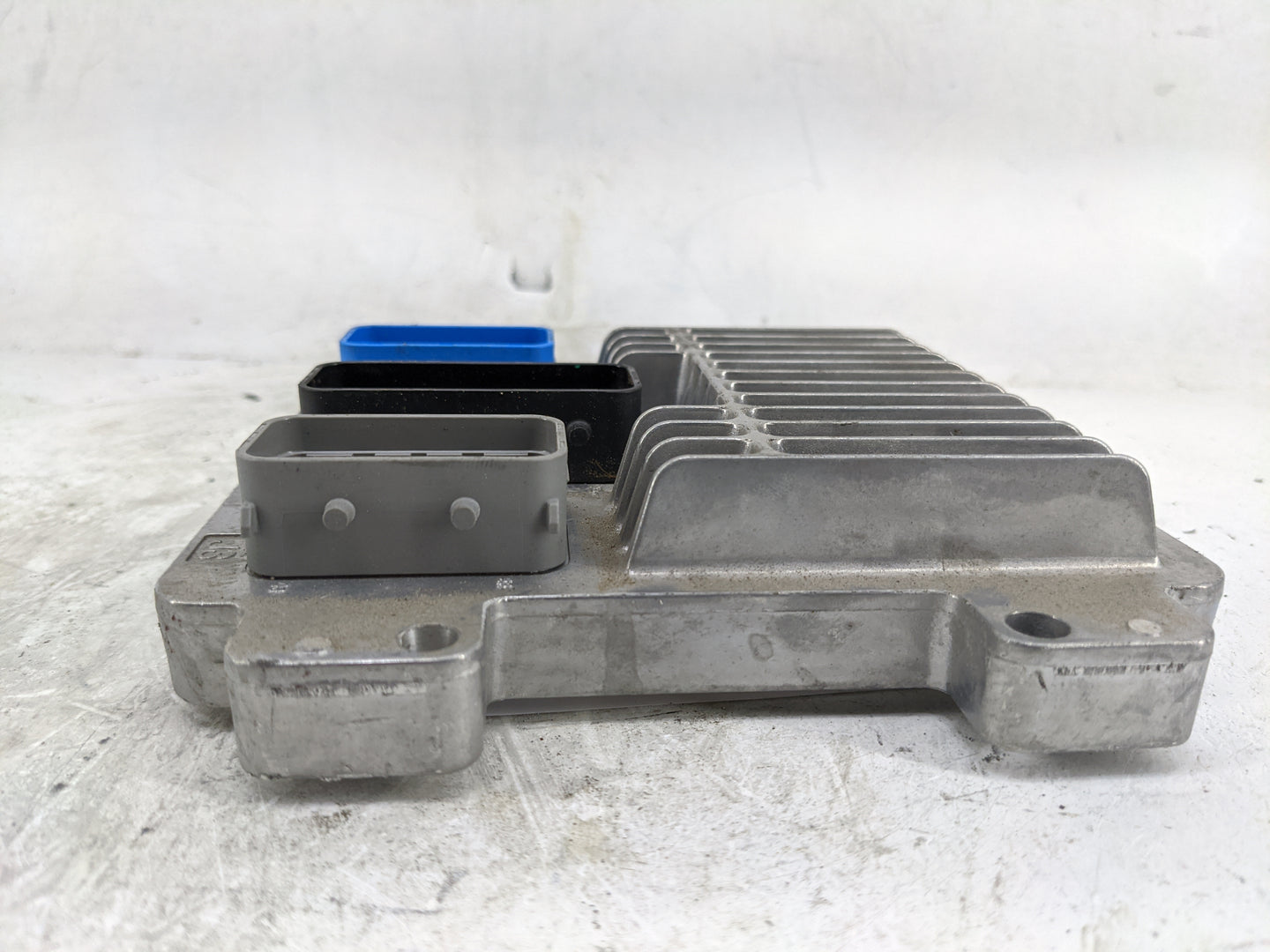 2009 Chevrolet Allure PCM Engine Control Computer ECU ECM PCU OEM P/N:12246101 Fits Fits 2006 2007 2008 OEM Used Auto Parts 
