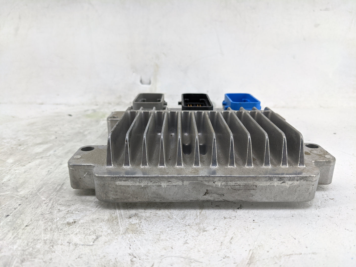 2009 Chevrolet Allure PCM Engine Control Computer ECU ECM PCU OEM P/N:12246101 Fits Fits 2006 2007 2008 OEM Used Auto Parts 