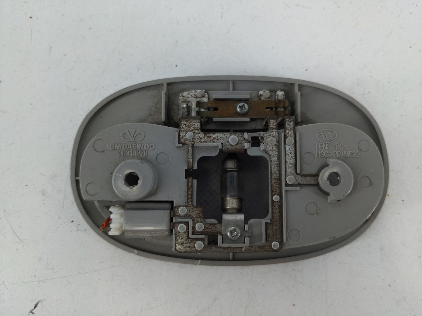 2006-2010 Chevrolet Aveo Overhead Roof Console Interior Dome Light Grey - Oemusedautoparts1.com