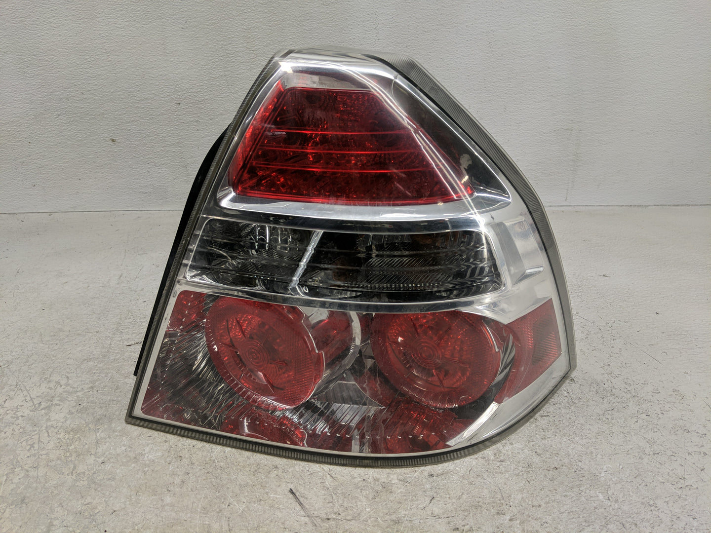 2009-2011 Chevrolet Aveo Tail Light Assembly Passenger Right OEM Fits Fits 2009 2010 2011 OEM Used Auto Parts - Oemusedautop