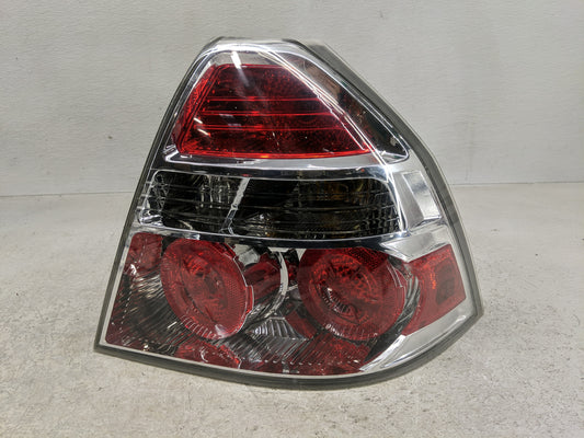 2009-2011 Chevrolet Aveo Tail Light Assembly Passenger Right OEM P/N:11-6333B Fits Fits 2009 2010 2011 OEM Used Auto Parts -
