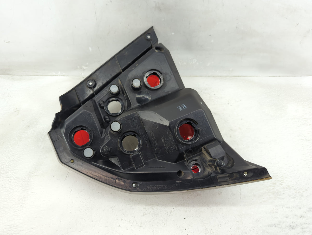 2009-2011 Chevrolet Aveo Tail Light Assembly Passenger Right OEM P/N:11-6333B Fits Fits 2009 2010 2011 OEM Used Auto Parts -