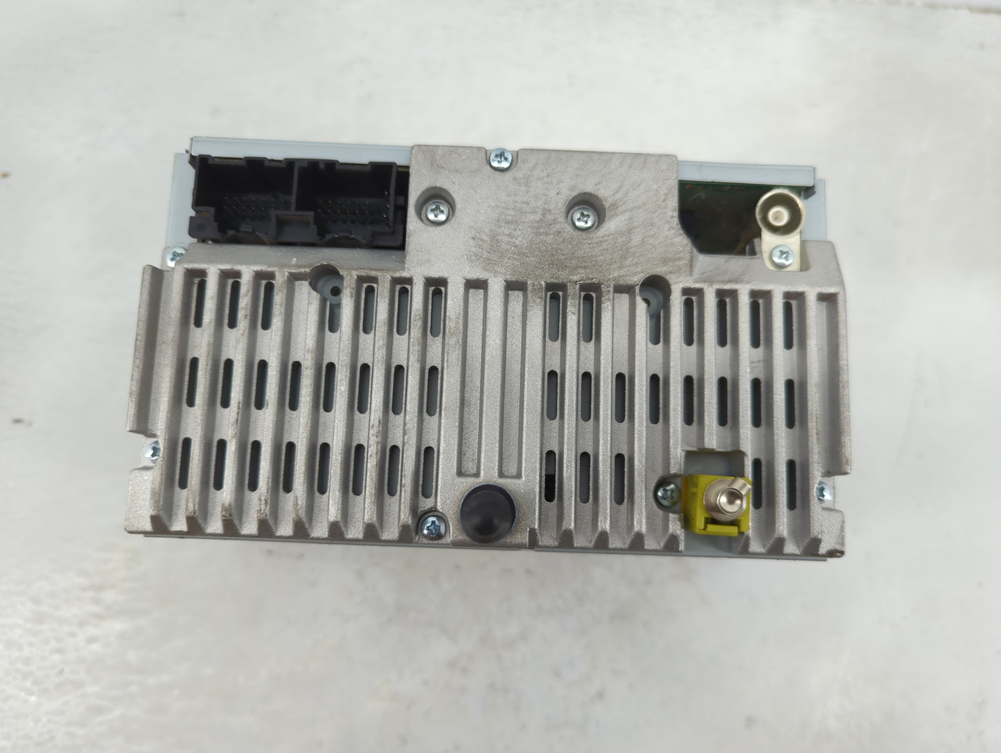2009-2010 Chevrolet Aveo Radio AM FM Cd Player Receiver Replacement P/N:96 989 874 Fits Fits 2009 2010 OEM Used Auto Parts -