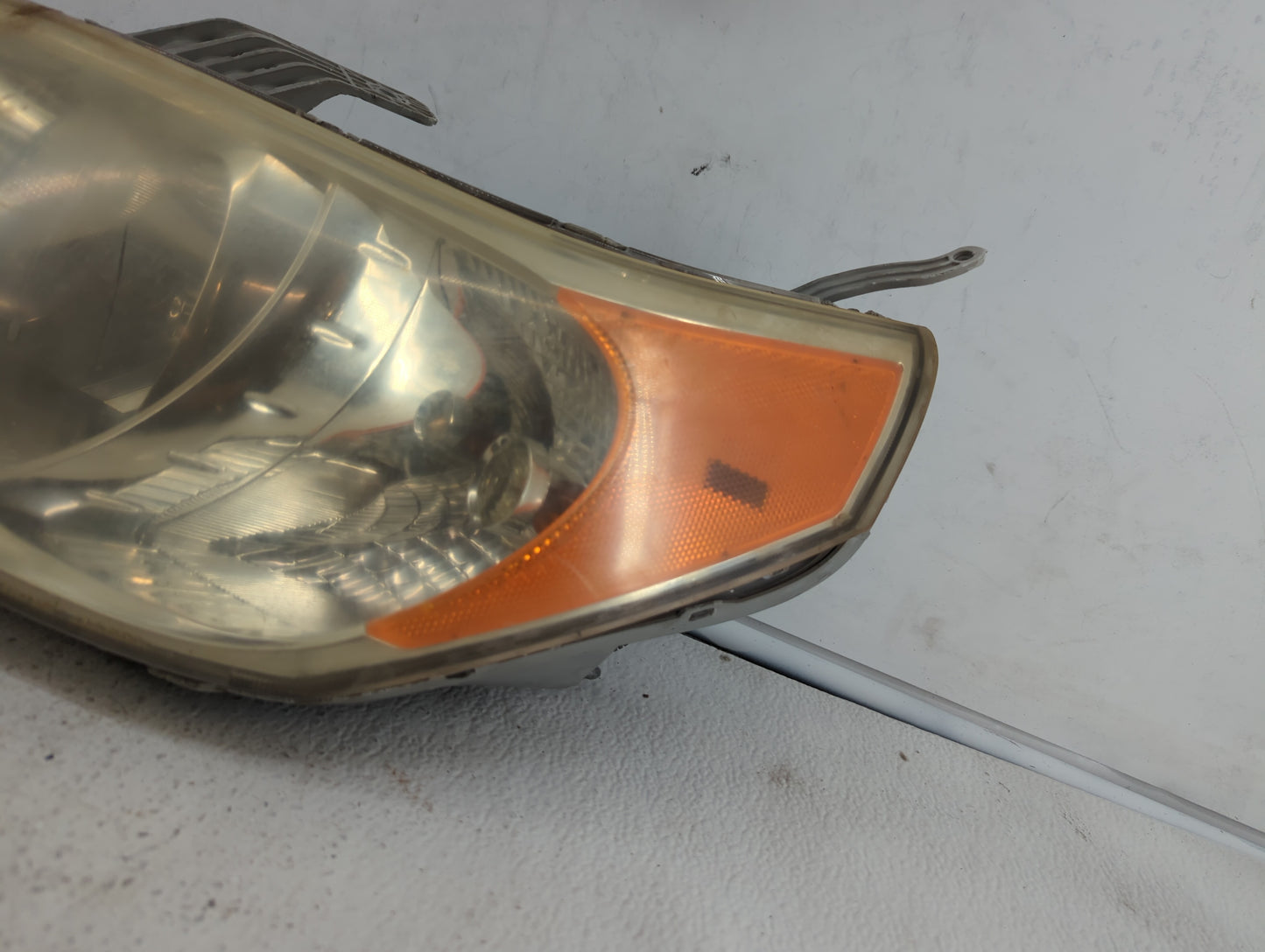 2009 Chevrolet Aveo Driver Left Oem Head Light Headlight Lamp - Oemusedautoparts1.com