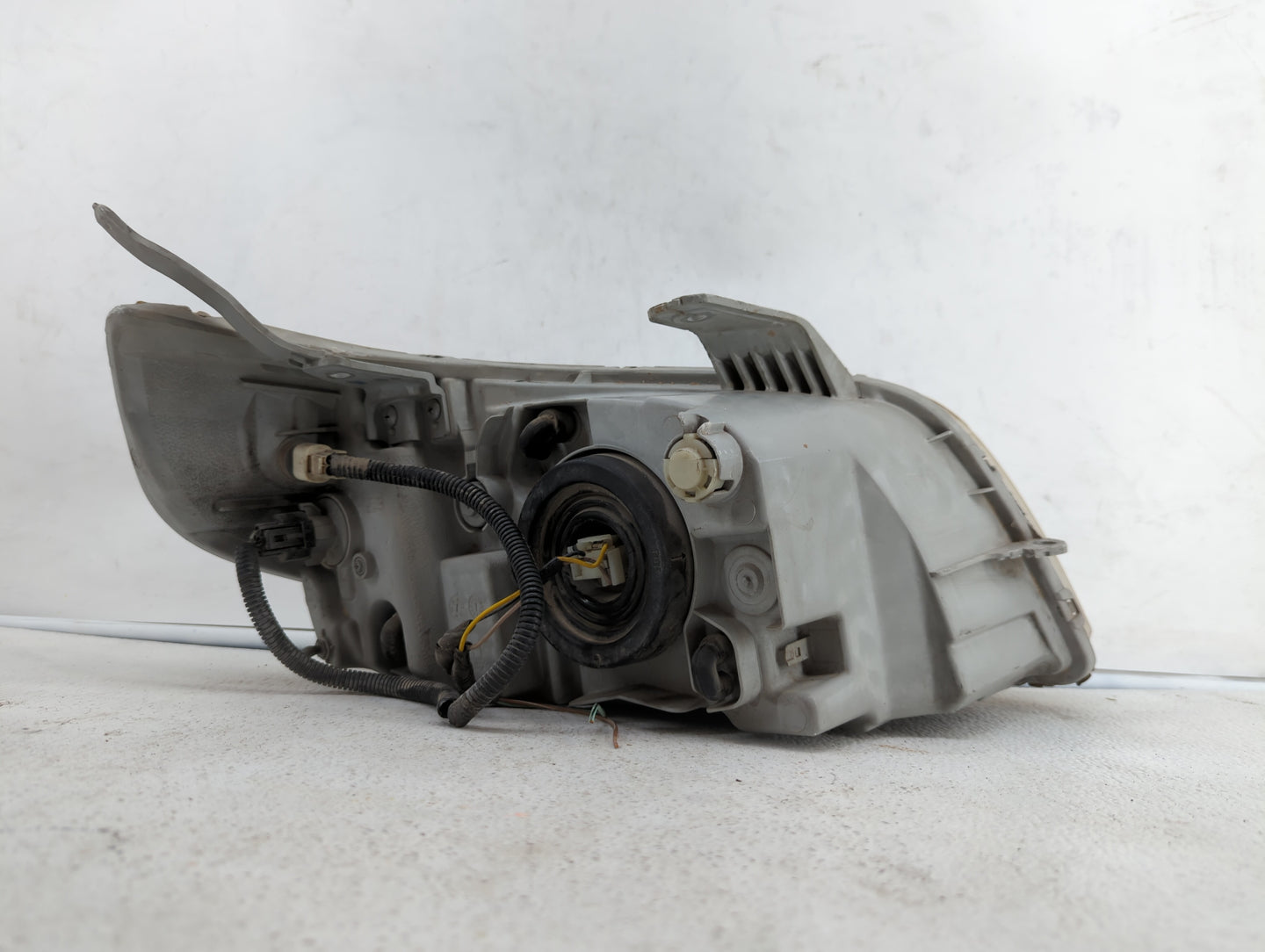 2009 Chevrolet Aveo Driver Left Oem Head Light Headlight Lamp - Oemusedautoparts1.com