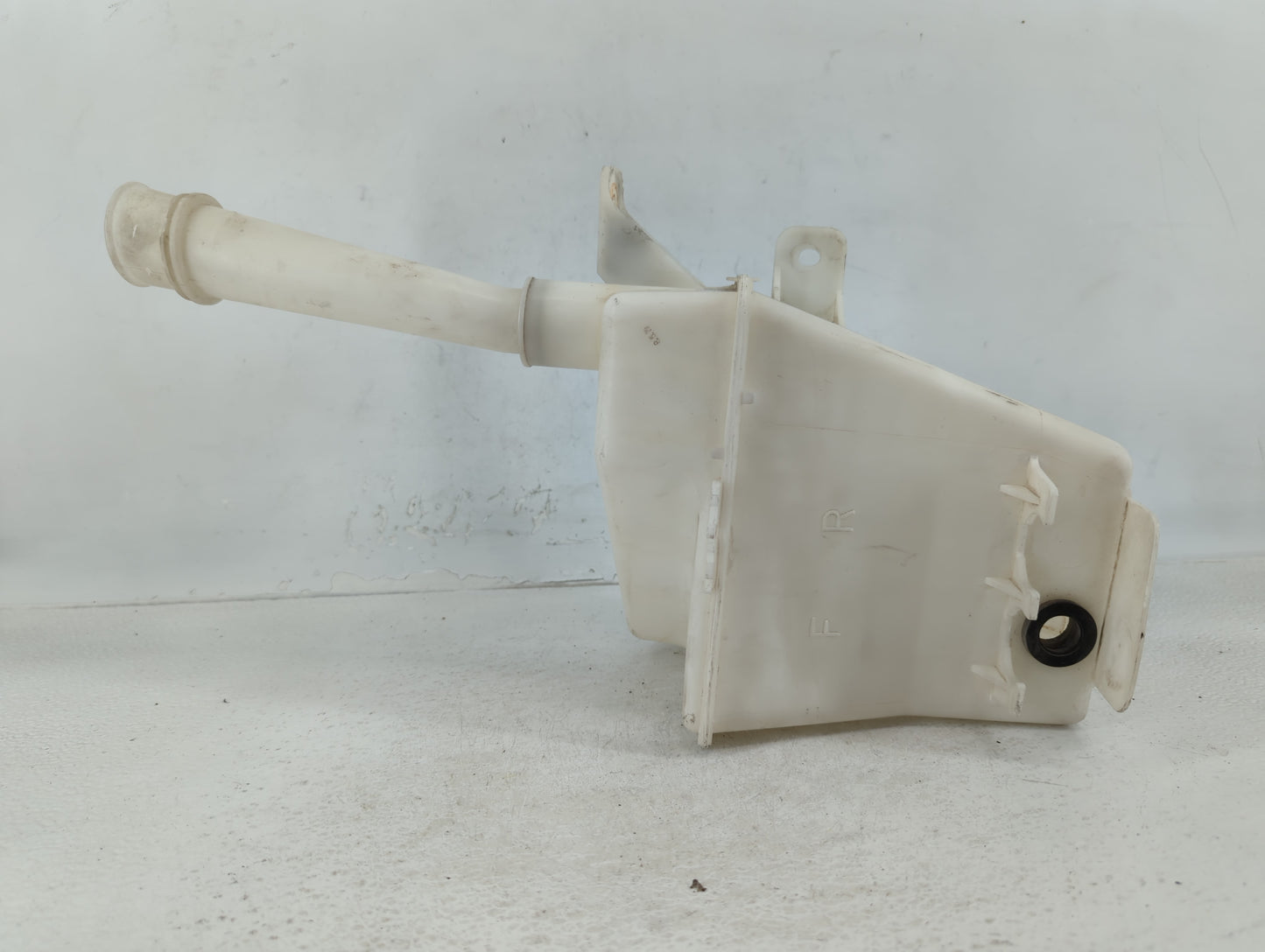 2009-2011 Chevrolet Aveo Windshield Washer Fluid Reservoir Bottle Oem - Oemusedautoparts1.com