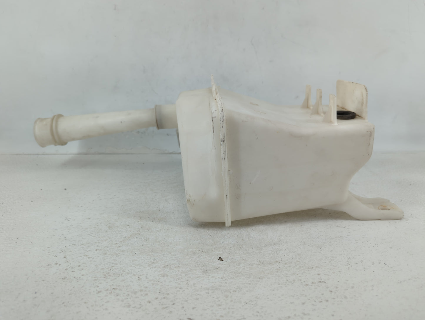 2009-2011 Chevrolet Aveo Windshield Washer Fluid Reservoir Bottle Oem - Oemusedautoparts1.com