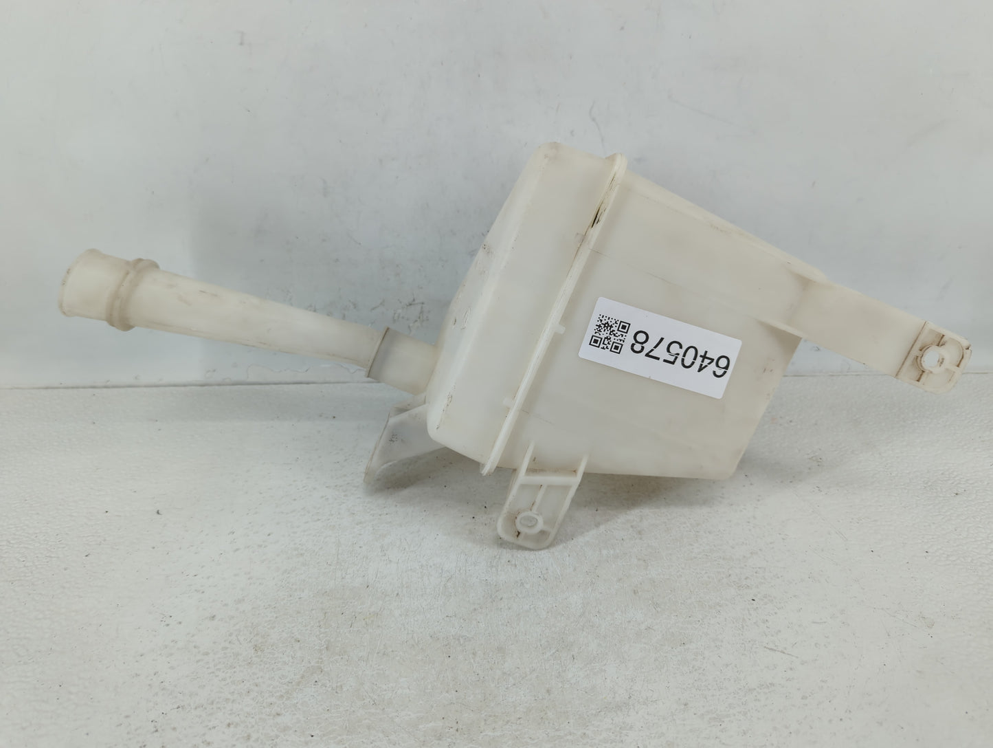 2009-2011 Chevrolet Aveo Windshield Washer Fluid Reservoir Bottle Oem - Oemusedautoparts1.com