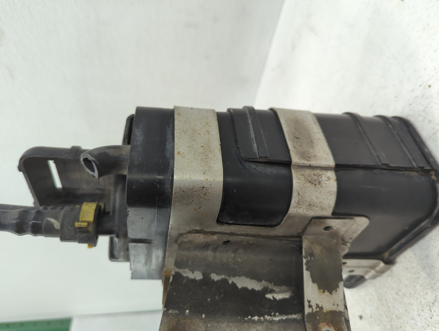 2009 Chevrolet Aveo Fuel Vapor Charcoal Canister - Oemusedautoparts1.com