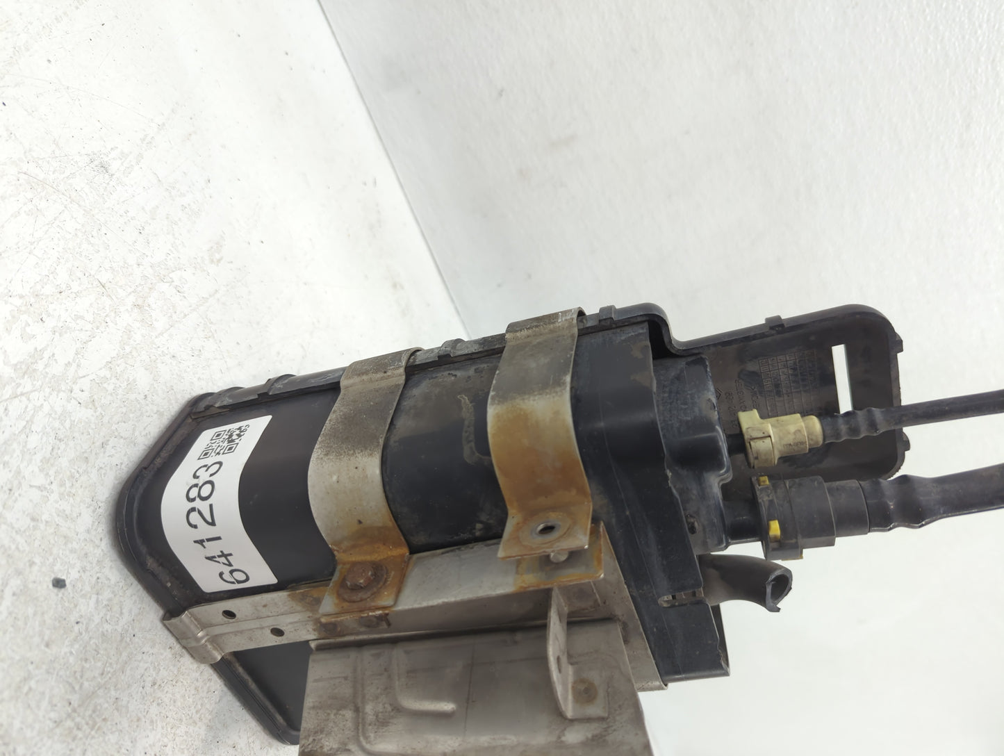 2009 Chevrolet Aveo Fuel Vapor Charcoal Canister - Oemusedautoparts1.com