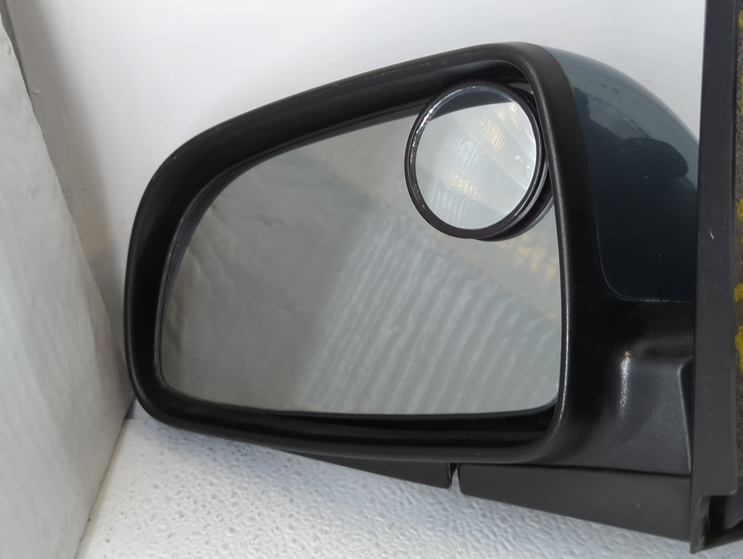 2007-2011 Chevrolet Aveo Driver Side View Mirror - Left Door Mirror OEM Used - Oemusedautoparts1.com