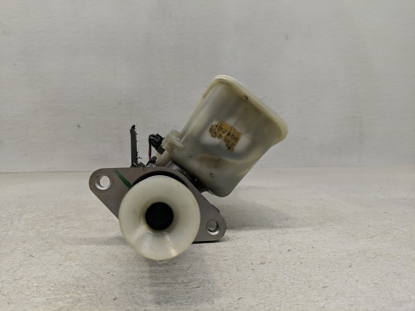 2009-2010 Chevrolet Cobalt Brake Master Cylinder - Oemusedautoparts1.com