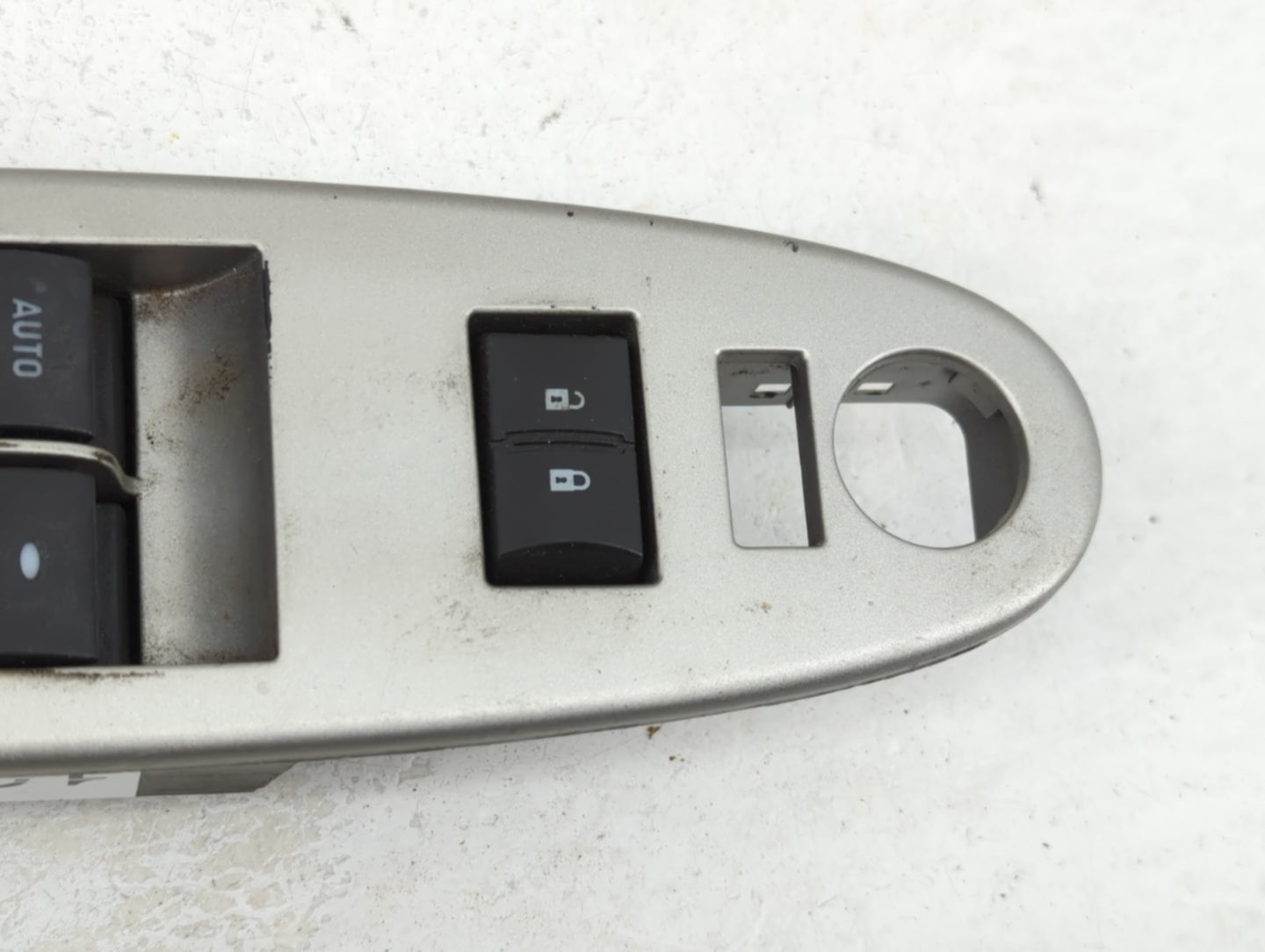 2005-2010 Chevrolet Cobalt Master Power Window Switch Replacement Driver Side Left P/N:22721760 Fits OEM Used Auto Parts - O