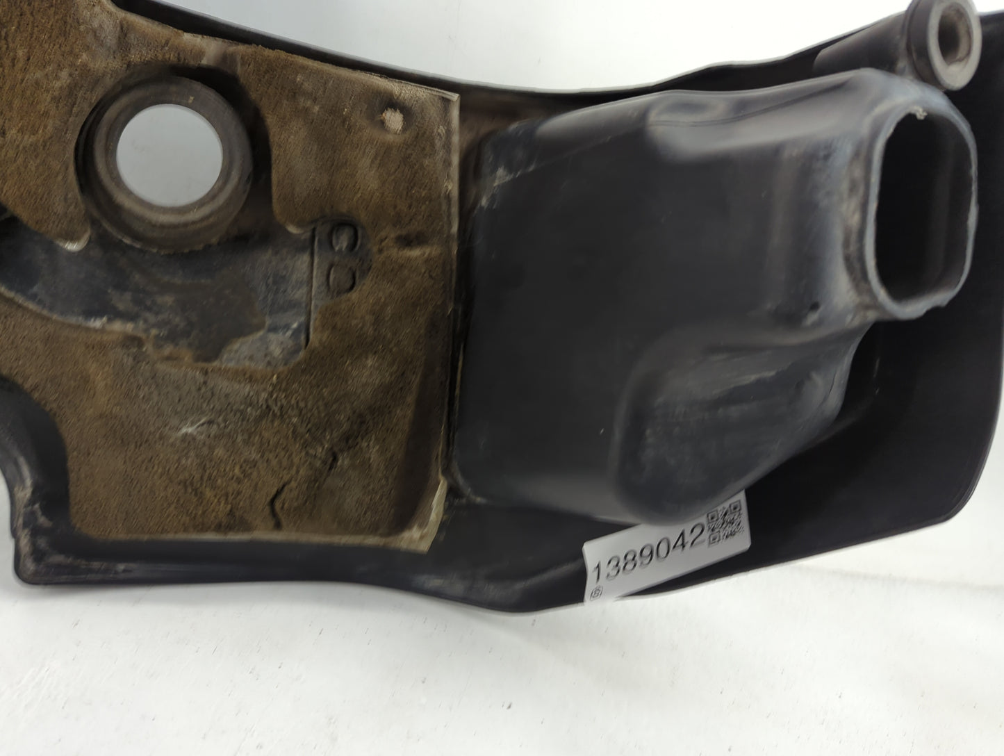2009 Chevrolet Cobalt Engine Cover - Oemusedautoparts1.com