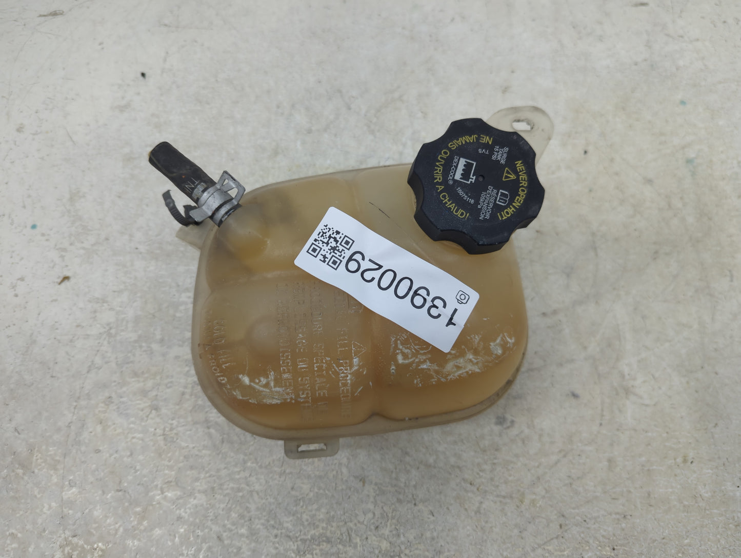 2005 Chevrolet Cobalt Radiator Coolant Overflow Expansion Tank Bottle 1390029 - Oemusedautoparts1.com