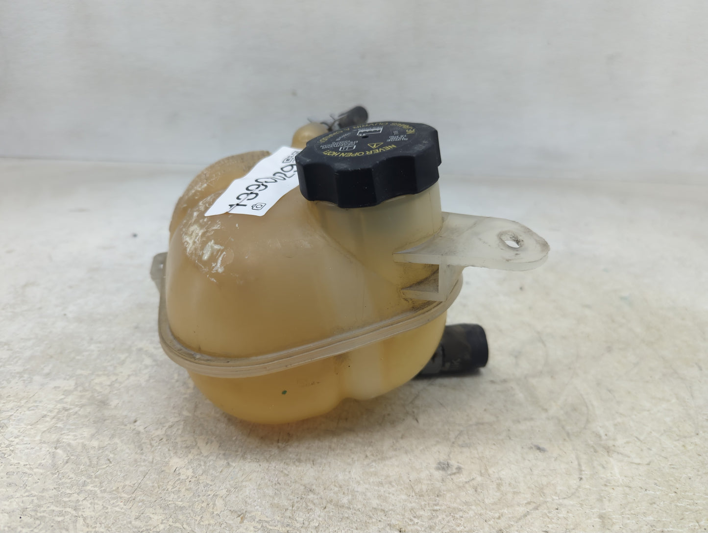 2005 Chevrolet Cobalt Radiator Coolant Overflow Expansion Tank Bottle 1390029 - Oemusedautoparts1.com